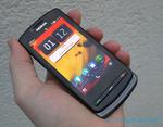 Nokia 700 - test małego, ale funkcjonalnego telefonu